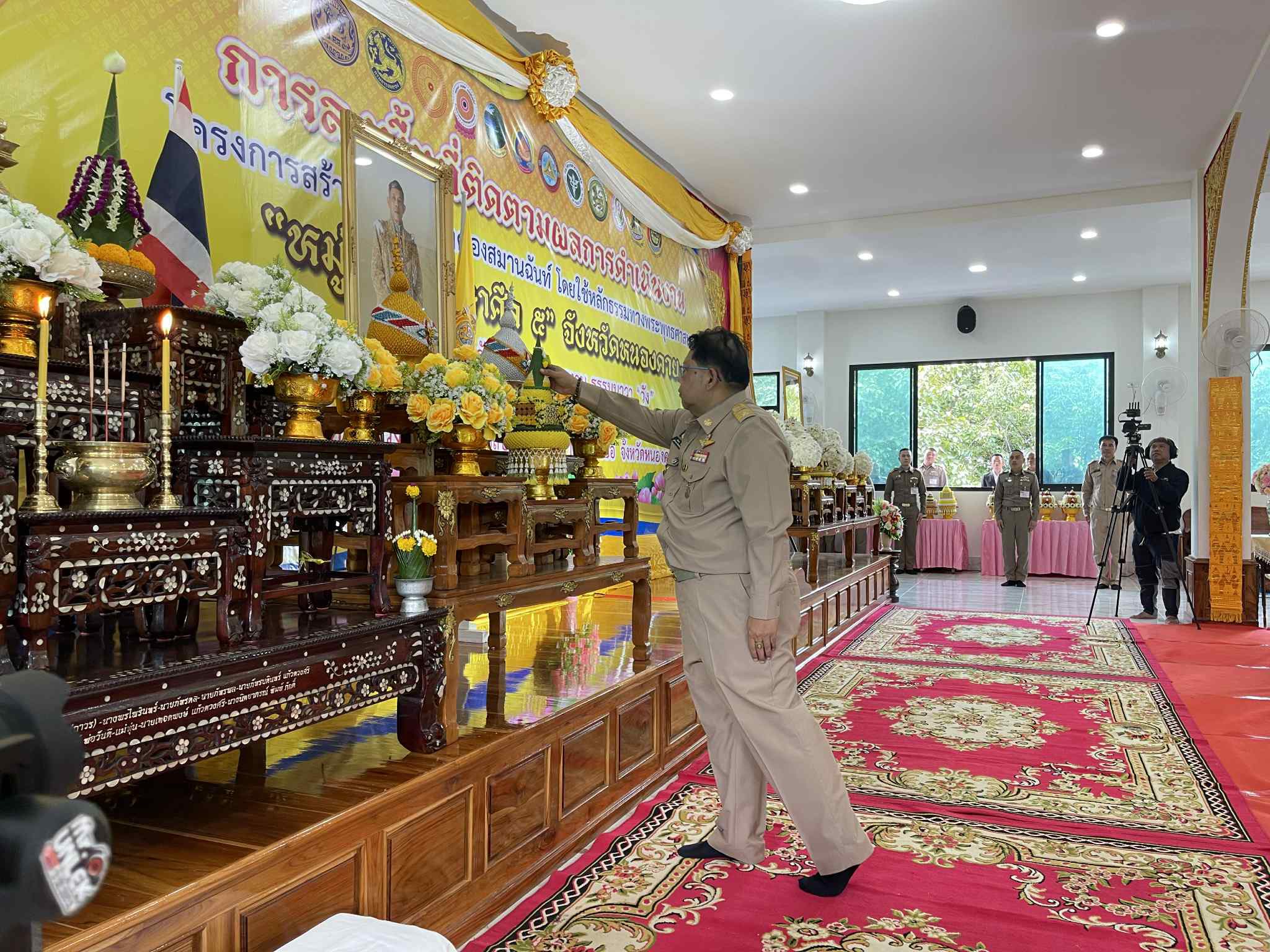 พช.หนองคาย ร่วมลงพื้นที่ตรวจเยี่ยมและติดตามผลการดำเนินงานโครงการสร้างความปรองดองสมานฉันท์ โดยใช้หลักธรรมทางพระพุทธศาสนา (หมู่บ้านรักษาศีล 5) ระดับหนตะวันออก ประจำปีงบประมาณ พ.ศ. 2568