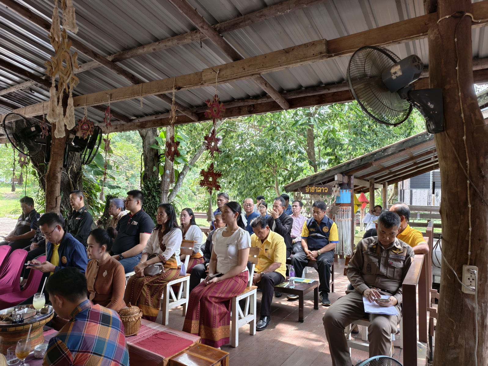 พช.หนองคาย ร่วมต้อนรับผู้ตรวจราชการสำนักนายกรัฐมนตรี พร้อมคณะ ลงพื้นที่ตรวจติดตาม การขับเคลื่อนนโยบาย Soft Power แหล่งท่องเที่ยวชุมชนวังน้ำมอก