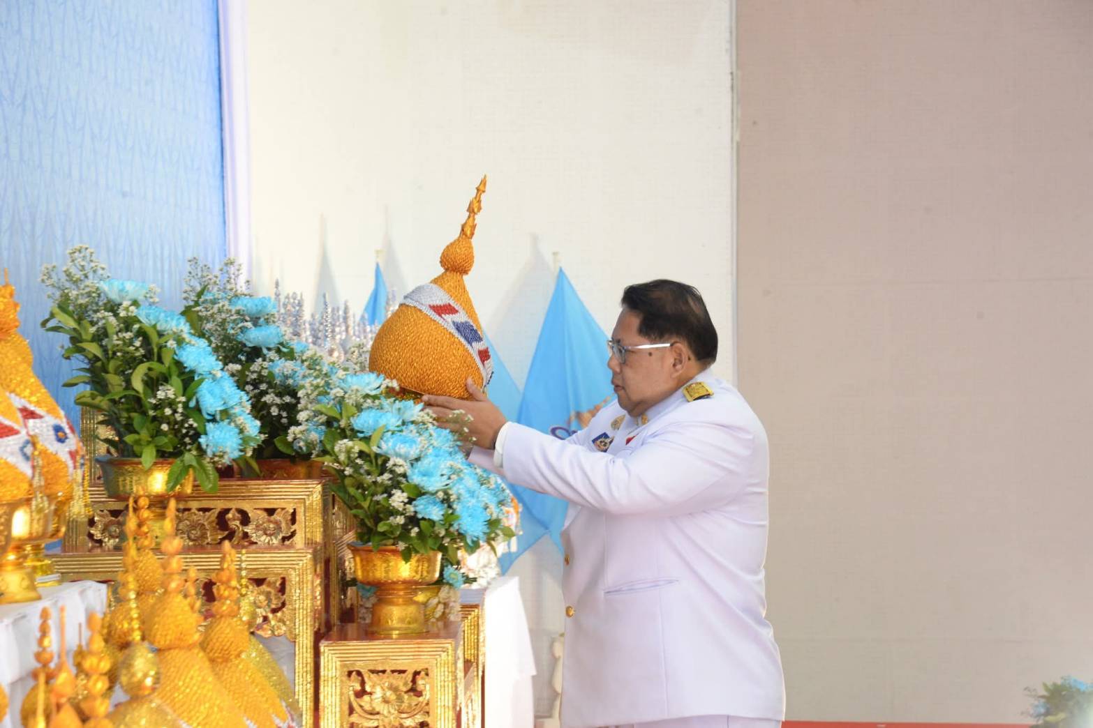 พช.หนองคาย ร่วมพิธีถวายเครื่องราชสักการะและวางพานพุ่ม และจุดเทียนถวายพระพรชัยมงคล สมเด็จพระนางเจ้าสิริกิตติ์ พระบรมราชินีนาถ พระบรมราชชนนีพันปีหลวง เนื่องในโอกาสวันเฉลิมพระชนมพรรษา 12 สิงหาคม 2568