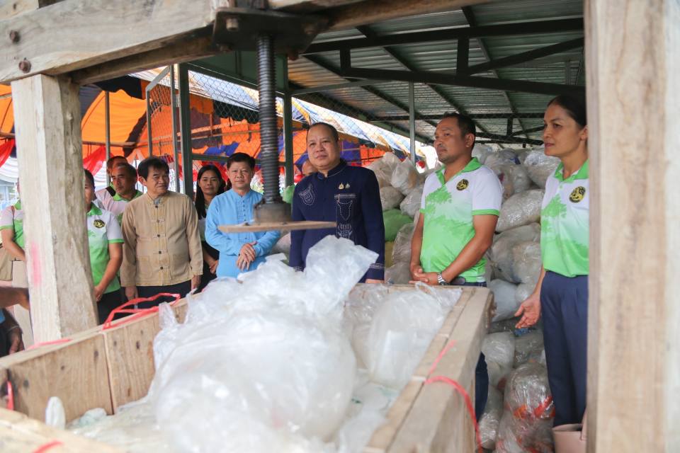 พช.หนองคาย ลงพื้นที่สนับสนุน ศพช.อุดรธานี ติดตามประเมินผลและถอดบทเรียนผลสำเร็จผู้นำการเปลี่ยนแปลง