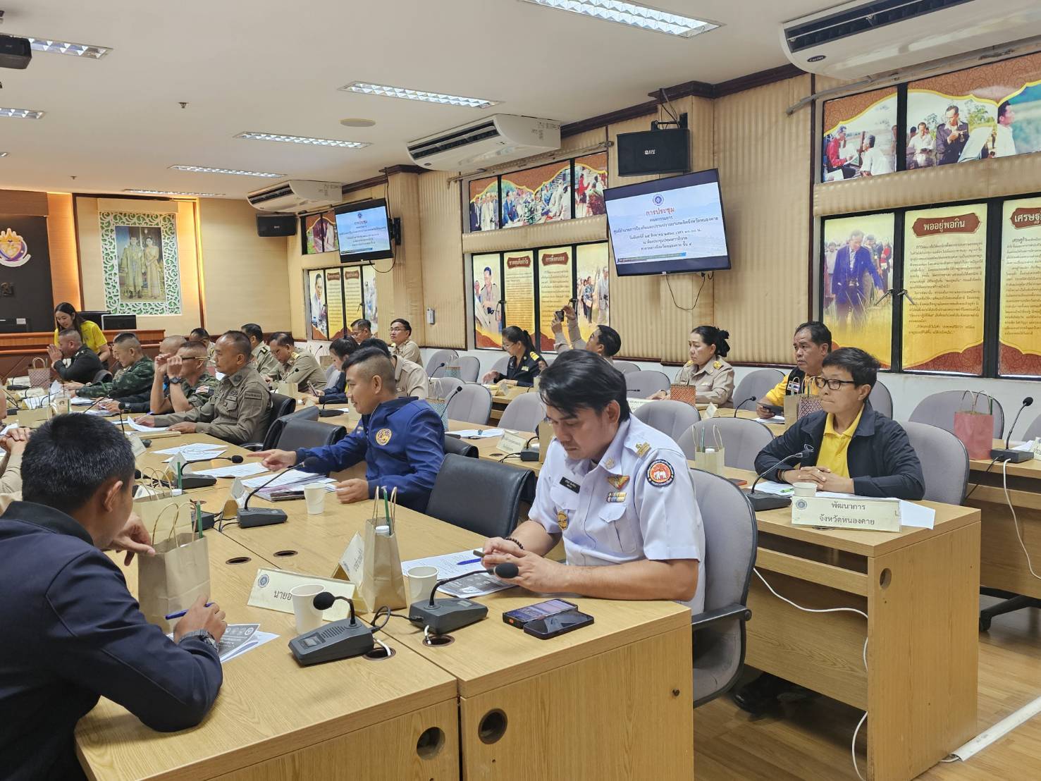 พช.หนองคาย ร่วมประชุมคณะกรรมการศูนย์อำนวยการป้องกันและปราบปรามยาเสพติดจังหวัดหนองคาย ครั้งที่ 8/2568