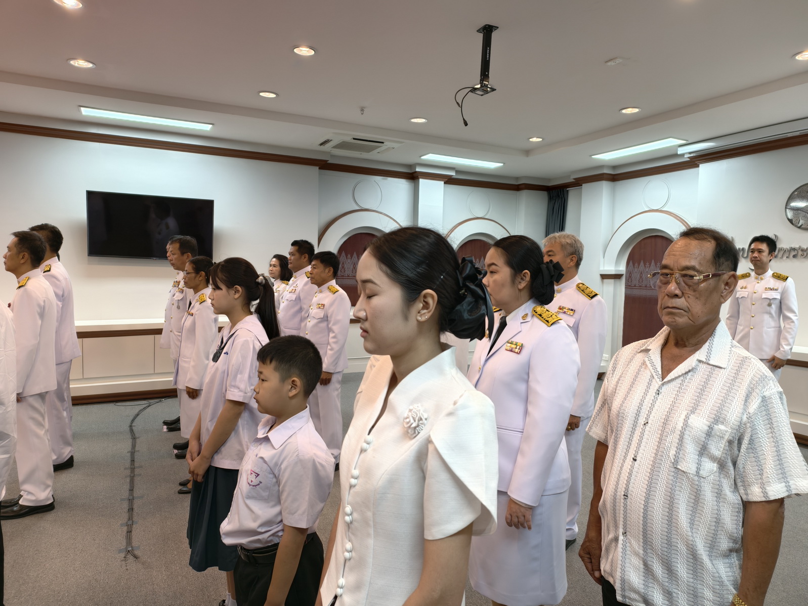 พช.หนองคาย ร่วมพิธีมอบเงินพระราชทานให้แก่ครอบครัวกำลังพลที่เสียชีวิต