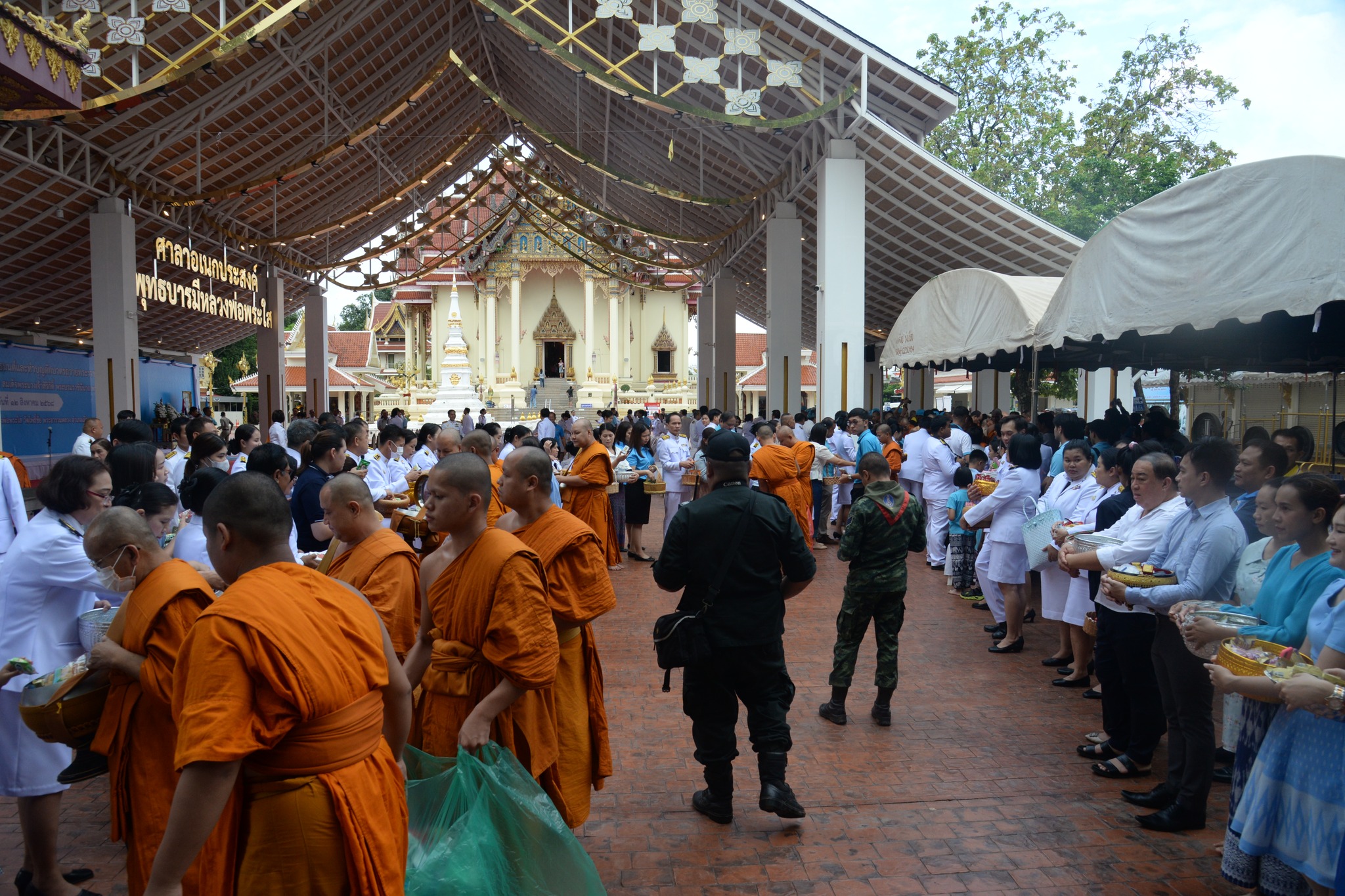 พช.หนองคาย ร่วมพิธีเจริญพระพุทธมนต์และทำบุญตักบาตรถวายพระราชกุศล เนื่องในโอกาสวันเฉลิมพระชนมพรรษา สมเด็จพระนางเจ้าสิริกิติ์ พระบรมราชินีนาถ พระบรมราชชนนีพันปีหลวง 12 สิงหาคม 2568