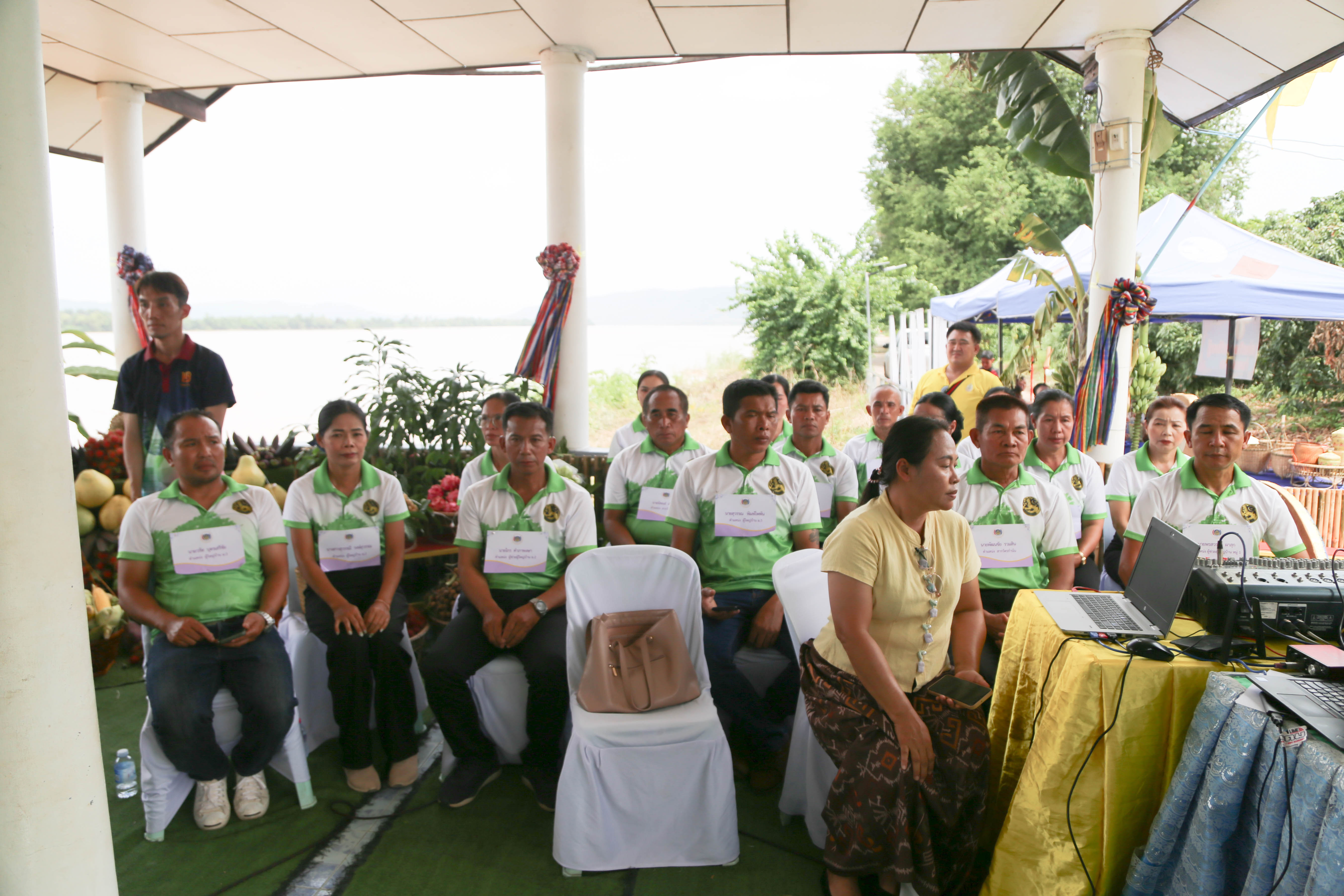 ผู้ว่าฯ หนองคาย นำทีม “ผู้นำการเปลี่ยนแปลง” ต.สังคม โชว์ผลสำเร็จ การขับเคลื่อนตำบลเข้มแข็งตามหลักเศรษฐกิจพอเพียง ในการคัดเลือกผู้นำการเปลี่ยนแปลงฯ ระดับประเทศ