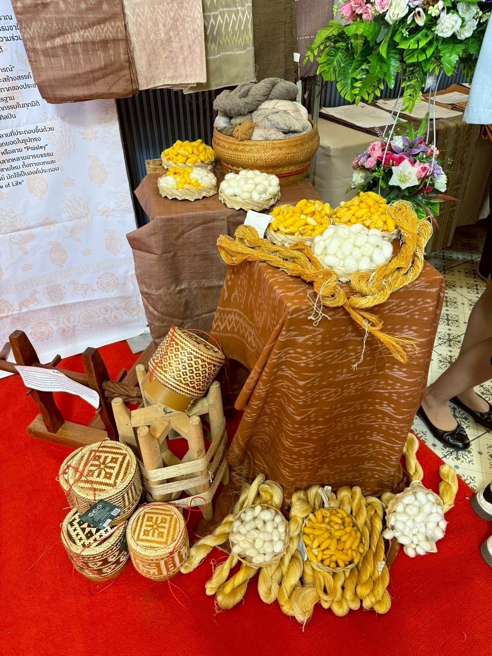 พช. หนองคาย : จัดประกวดผ้าลายพระราชทาน “ผ้าลายสิริราชพัสตราภรณ์” และงานหัตถกรรม ระดับจังหวัด ประจำปี 2568