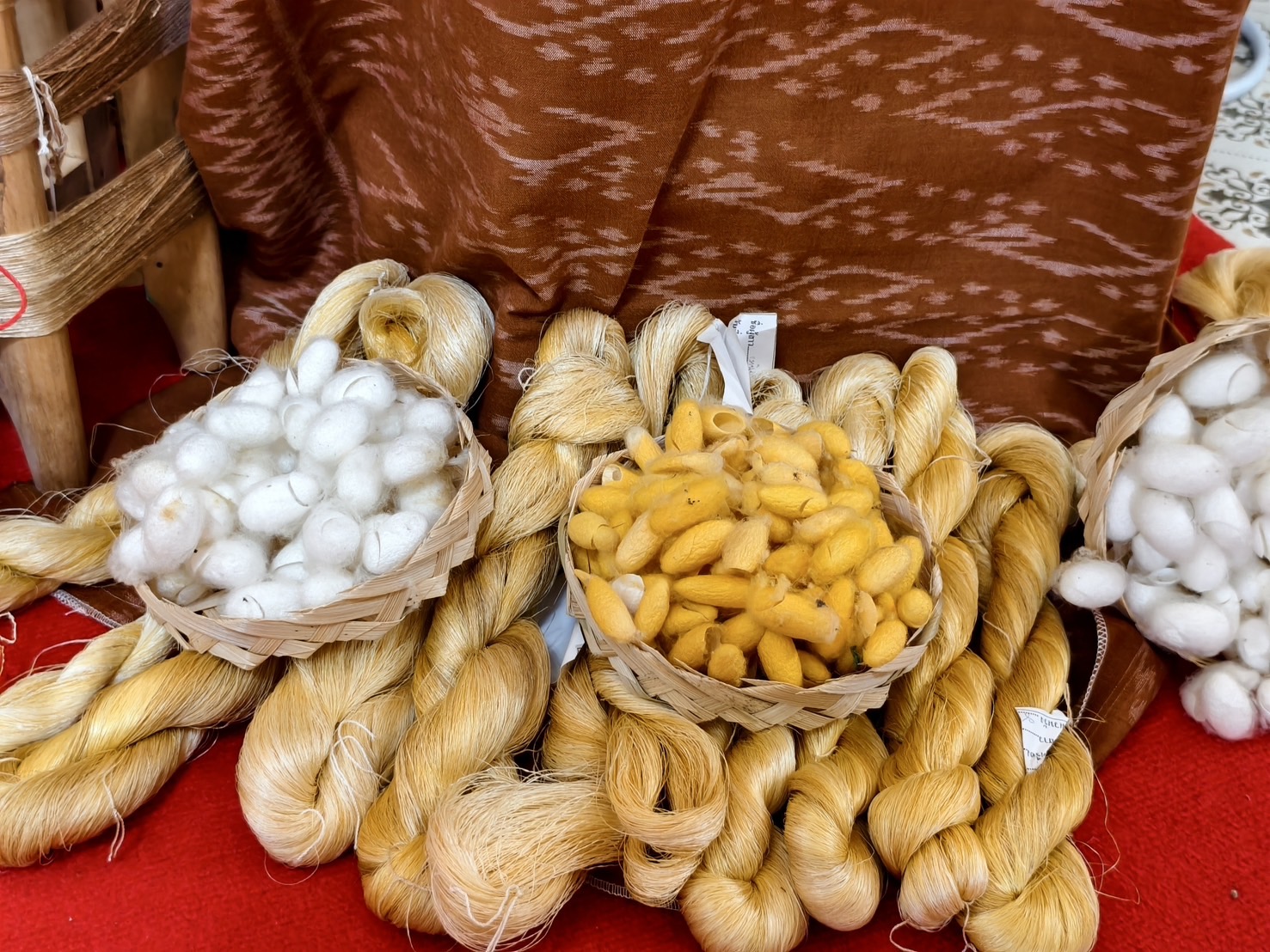 พช. หนองคาย : จัดประกวดผ้าลายพระราชทาน “ผ้าลายสิริราชพัสตราภรณ์” และงานหัตถกรรม ระดับจังหวัด ประจำปี 2568