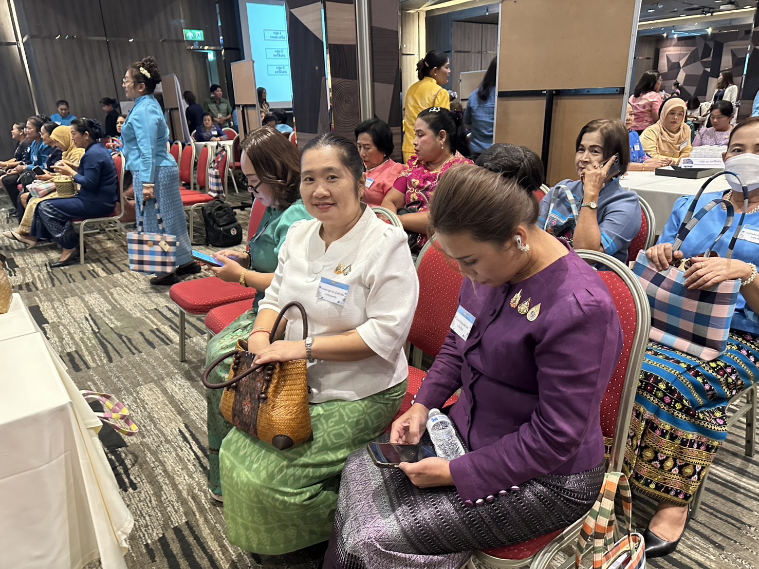 พช. หนองคาย : ผนึกกำลังผู้นำสตรีเข้าร่วมโครงการส่งเสริมและพัฒนาอาชีพ ประจำปีงบประมาณ พ.ศ. 2568 กิจกรรมถอดบทเรียนความสำเร็จการขับเคลื่อนนโยบายกระทรวงมหาดไทย