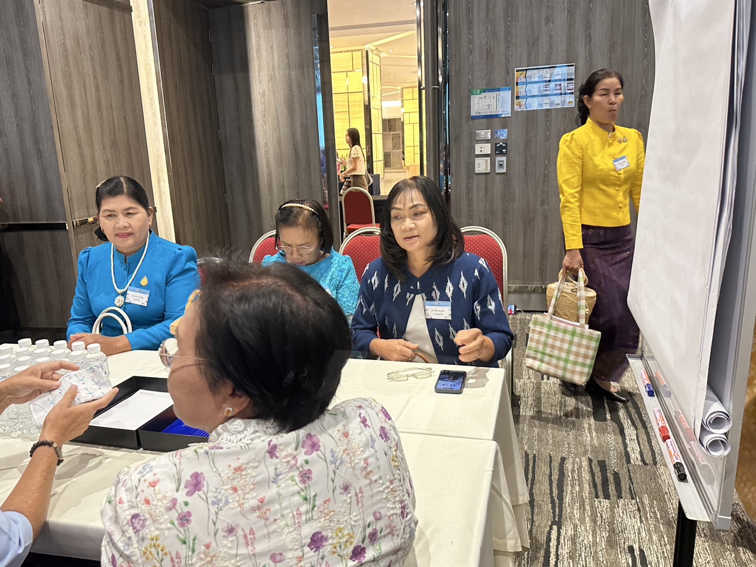 พช. หนองคาย : ผนึกกำลังผู้นำสตรีเข้าร่วมโครงการส่งเสริมและพัฒนาอาชีพ ประจำปีงบประมาณ พ.ศ. 2568 กิจกรรมถอดบทเรียนความสำเร็จการขับเคลื่อนนโยบายกระทรวงมหาดไทย