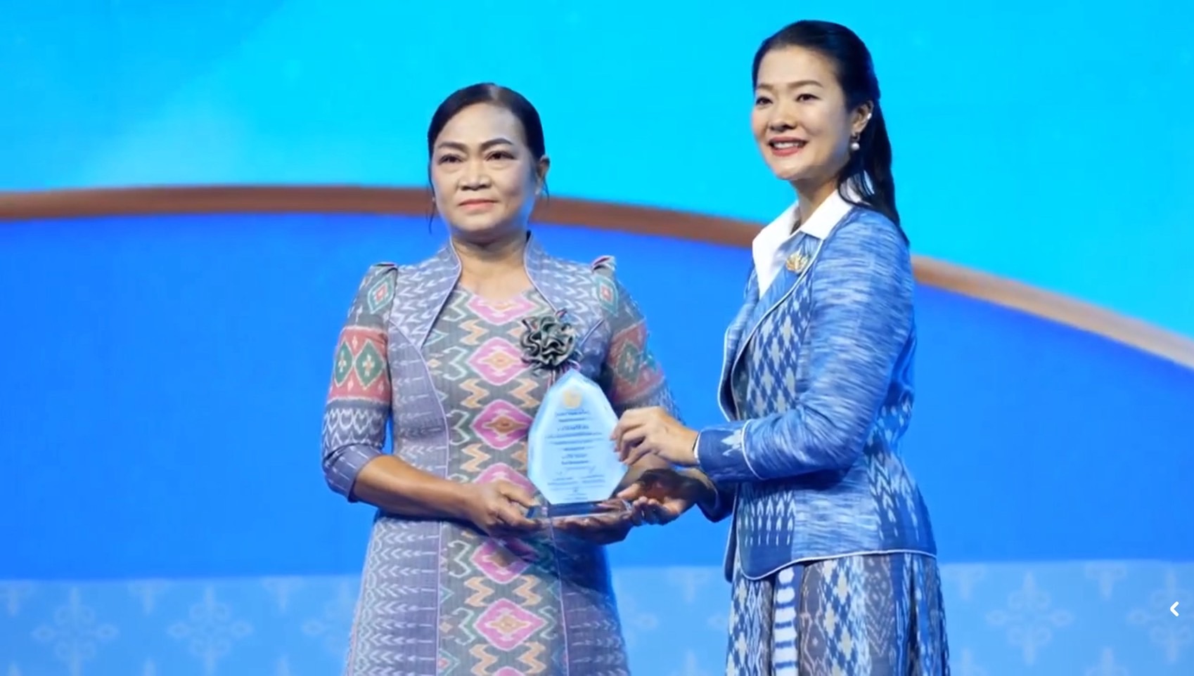 พช. หนองคาย : ผนึกกำลังผู้นำสตรีเข้าร่วมโครงการส่งเสริมและพัฒนาอาชีพ ประจำปีงบประมาณ พ.ศ. 2568 กิจกรรมถอดบทเรียนความสำเร็จการขับเคลื่อนนโยบายกระทรวงมหาดไทย