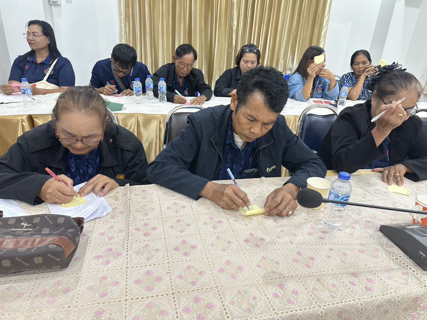 พช.หนองคาย ลับคมผู้นำ อช. ผ่านการดำเนินโครงการเพิ่มศักยภาพผู้นำอาสาพัฒนาชุมชน (ผู้นำ อช.) เพื่อขับเคลื่อนงานในระดับพื้นที่ กิจกรรม ประชุมเชิงปฏิบัติการจัดทำโครงการริเริ่มสร้างสรรค์ตามภารกิจผู้นำอาสาพัฒนาชุมชน