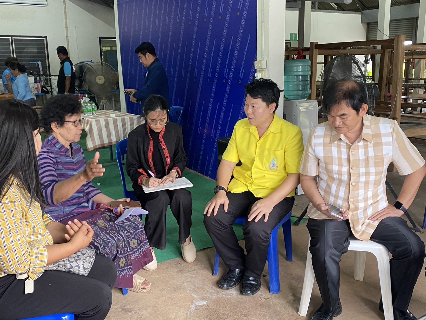 พช.หนองคาย ประชุมซักซ้อม เตรียมความพร้อมการคัดเลือกหมู่บ้านหัตถกรรมเข้ารับรางวัล “หม่อมงามจิตต์ บุรฉัตร” รางวัลสร้างเสริมคนดีมีคุณธรรม ประจำปี 2568